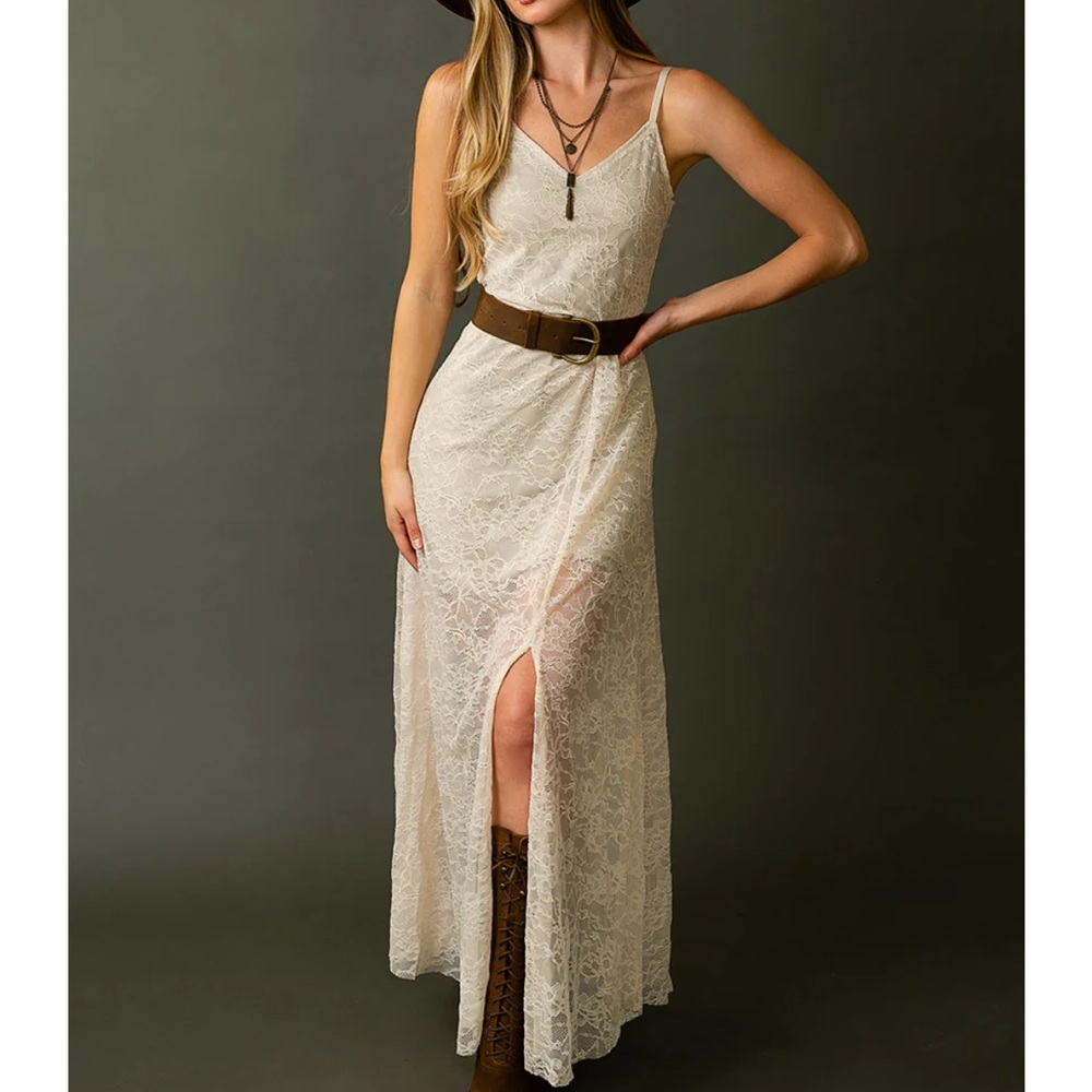 Evangelina Dress In Magnolia